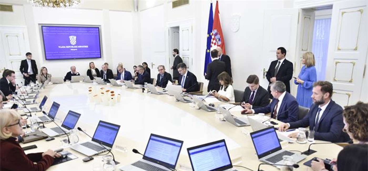 Uvođenjem Hrvatske turističke kartice do 2.500 kuna za plaćanje ugostiteljskih i turističkih usluga